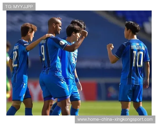 成都蓉城在对手高压下打出漂亮的推进组合