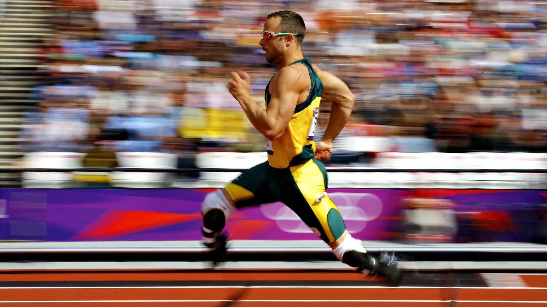 综合体育系“体育传媒实战赛” 学生边比赛边负责直播解说